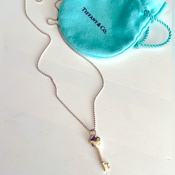 Authentic 💎Tiffany & Co. Mini Diamond Heart Key Pendant with chain necklace - Picture 3 of 7